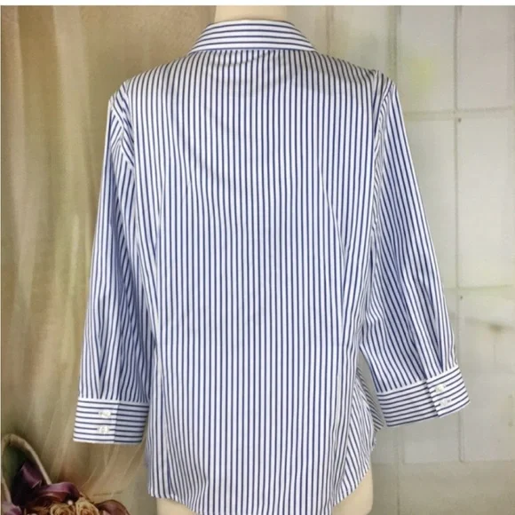 Jones New York Blue and White Fitted Button-Down Shirt - Picture 4 of 6